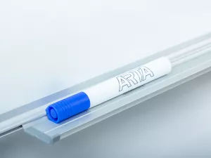 Topdrop – Magnetický flipchart 70x100 s výsuvnými rameny a nastavením výšky. ARTA | Kancelářská technika od Topdrop.cz