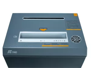 Topdrop – Robustní skartovací stroj praktického designu v odolném plechovém provedení s řezem 2 x 10 mm. AT | Kancelářská technika od Topdrop.cz