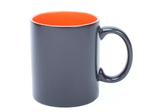 Matný měnící černý hrnek s abrevným lesklým vnitřkem - oranžový