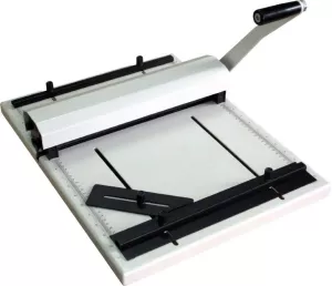 Kombinovaný stroj pro bigování a perforaci s šířkou 315 mm.