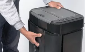 Topdrop – Skartovací stroj AT-140AF s automatickým podavačem. | Kancelářská technika od Topdrop.cz