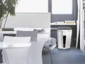 Topdrop – Elegantní skartovací stroj s příčným řezem. AT | Kancelářská technika od Topdrop.cz