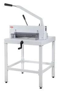 Spolehlivá stohová řezačka s délkou řezu 430 mm.