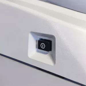 Topdrop – Profesionální skartovačka s dotykovou obrazovkou pro osobní použití a malé kanceláře s automatickým mazáním. KOBRA | Kancelářská technika od Topdrop.cz