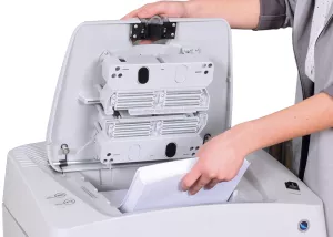 Topdrop – Profesionální bezolejový skartovač s automatickým podavačem schopný skartovat i CD. KOBRA | Kancelářská technika od Topdrop.cz