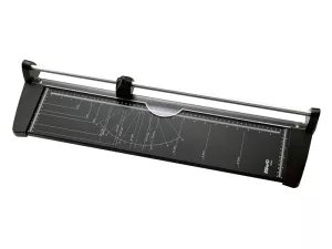 Kotoučová řezačka s délkou řezu 580 mm.