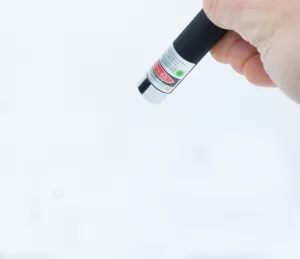 Topdrop – Laserové ukazovátko 13.5x165 mm se zeleným paprskem. CLASSIC | Kancelářská technika od Topdrop.cz