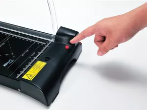 Topdrop – Páková řezačka s délkou řezu 315 mm a laserovým značením místa řezu. KW-TRIO | Kancelářská technika od Topdrop.cz