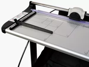 Topdrop – Profesionální kotoučová řezačka s délkou řezu 2000 mm. KW-TRIO | Kancelářská technika od Topdrop.cz