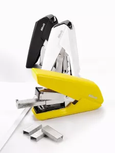 Topdrop – Ruční sešívačka s techologií Lever TECH pro úsporu použité síly až 50%. KW-TRIO | Kancelářská technika od Topdrop.cz