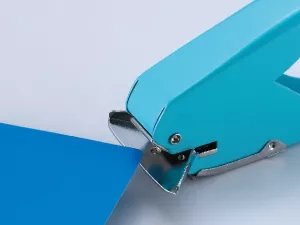 Topdrop – Zaoblovač rohů do ruky s kapacitou na 10 listů a poloměrem zaoblení 5 mm KW-TRIO | Kancelářská technika od Topdrop.cz