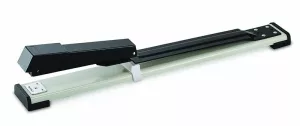 Celokovový sešívač na 20 listů, nastavitelné rameno do délky až 317 mm, sponky 24/6 a 26/6 a rotační kovadlinka pro dva typy šití.