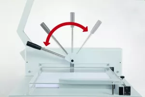 Topdrop – Stolní stohová řezačka s délkou řezu 430 mm a kapacitou 200 listů. KW-TRIO | Kancelářská technika od Topdrop.cz