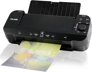 Moderní laminátor A4 s mnoha doplňky.