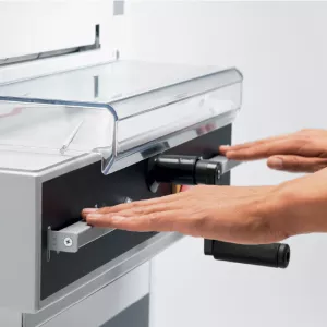 Topdrop – Pohodlná kancelářská řezačka s elektro-mechanickým pohonem nože, mechanický přítlak, automatické svorky a EASY-CUT - pro formáty až do A3. IDEAL | Kancelářská technika od Topdrop.cz