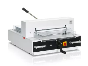 Pohodlná kancelářská řezačka s elektro-mechanickým pohonem nože, mechanický přítlak, automatické svorky a EASY-CUT - pro formáty až do A3.