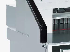 Topdrop – Elektrická řezčka s hydraulickým pohonem lisu i nože a vzduchovým stolem. Šíře řezu 550 mm IDEAL | Kancelářská technika od Topdrop.cz