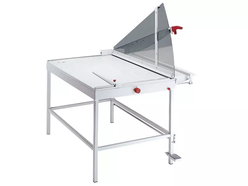 Topdrop – Profesionální tabulová řezačka s délkou řezu 1100 mm a kapacitou 20 listů. IDEAL | Kancelářská technika od Topdrop.cz