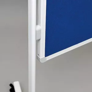 Topdrop – Moderační tabule PREMIUM s modrým textilním povrchem 2x3 | Kancelářská technika od Topdrop.cz