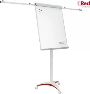 Kvalitní designový mobilní flipchart s červenými doplňky. Magnetická tabule rozměru 70x100 cm s lakovaným povrchem, s pevným náklonem 15° .